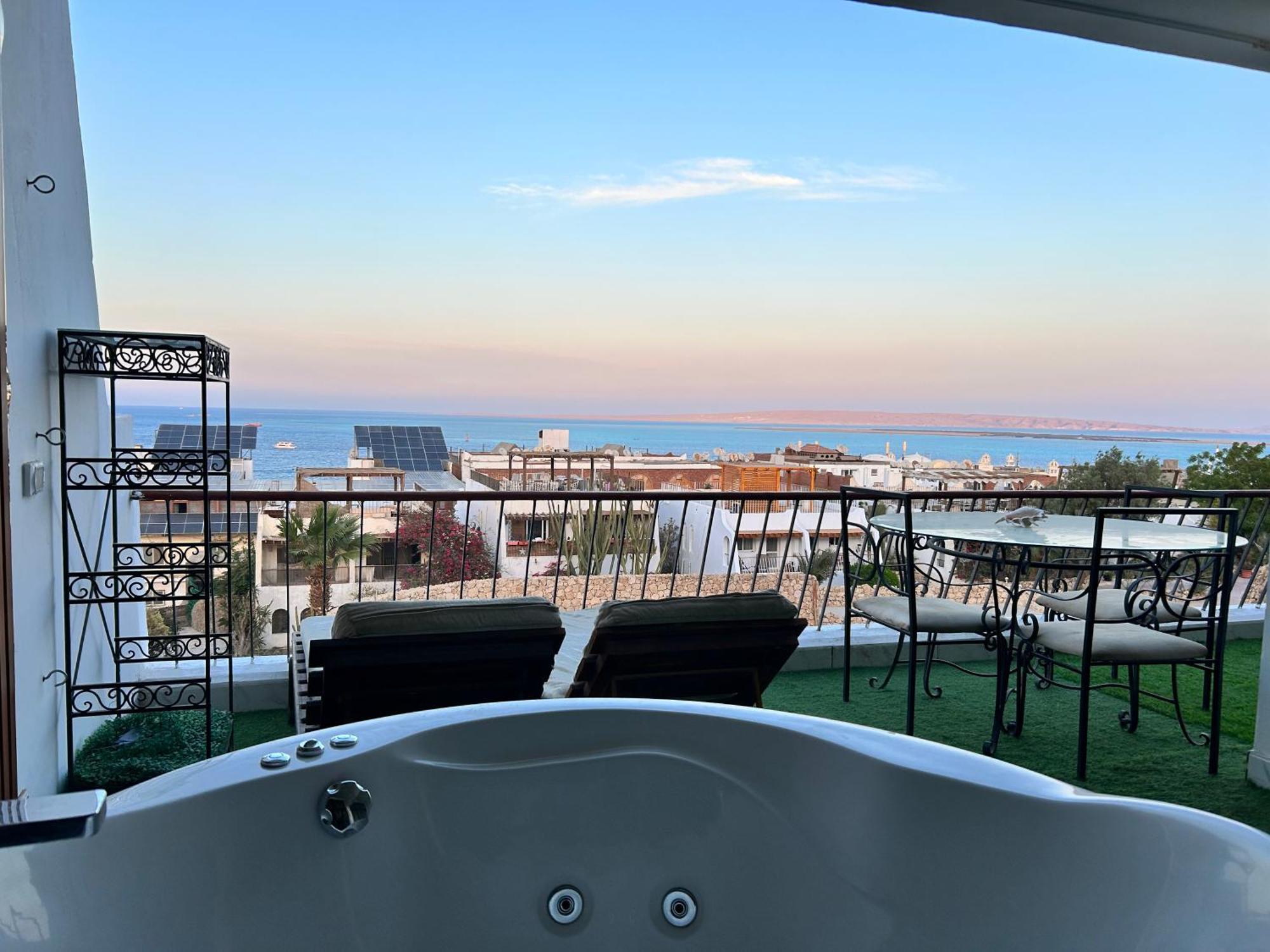 Cordoba Sea View Apartment With Open Air Jacuzzi At Mastaba ฮูร์กาดา ภายนอก รูปภาพ